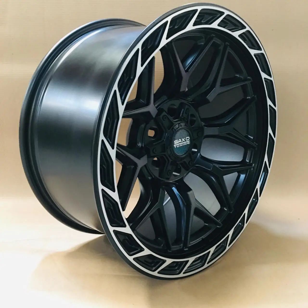 1409 SATIN BLACK MACHINE LIP L